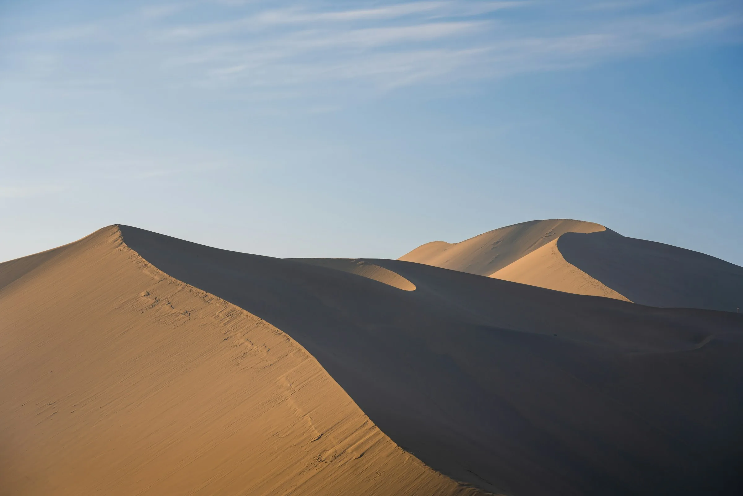 The sand-dune ridges of Mingsha Mountain near Dunhuang and the Mogao caves, Gansu.